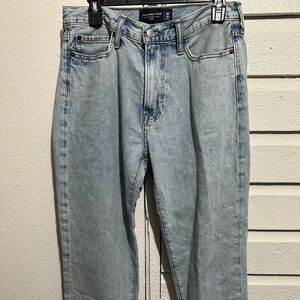 ABERCROMBIE & FITCH LIGHTWEIGHT LOOSE JEAN 30x30🌀